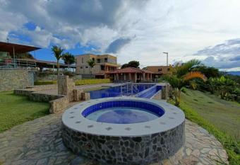 HOTEL CAMPESTRE LOS MANGOS has Balcony rooms