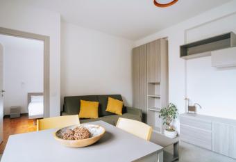 Aosta Holiday Apartments - Monte Solarolo allows 18 year olds to book a room