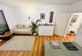 Apartment LEO allows 18 year olds to book a room