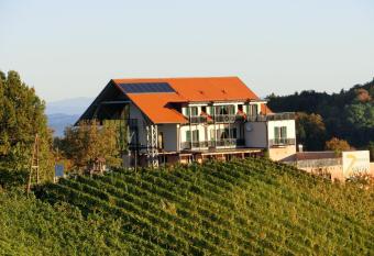 Zweytick G  stezimmer Weingut has Balcony rooms