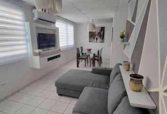 MF Vacation Homes Villa 2 has Balcony rooms