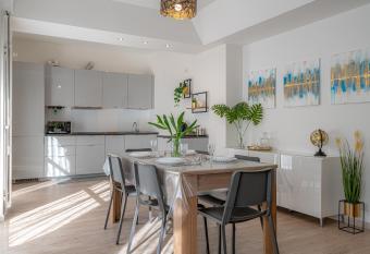 Civico 62 relax vicino al lago has Balcony rooms