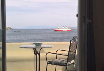 Parathyro sto Aigaio 2 - Small Suites has Balcony rooms