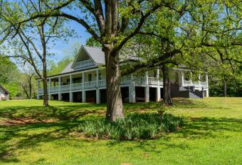 Auburn Bed and Breakfast allows 18 year olds to book a room