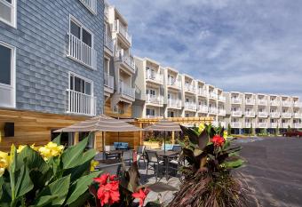 Rockland Harbor Hotel has Balcony rooms