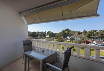 Apartman Elizabetta has rooms with a private hot tub