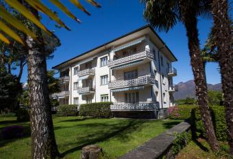 Villa Delta Suites House has Balcony rooms