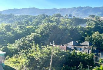 Andeve s quiet, private room with fully equipped shared space !home away from home allows 18 year olds to book a room