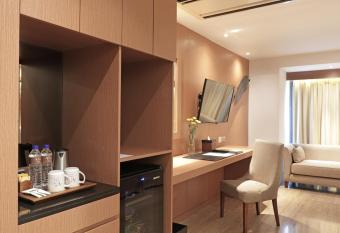 de Vins Sky Hotel Seminyak has Balcony rooms