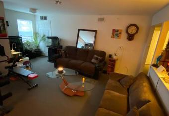 Hudson Valley Conveniently Cozy allows 18 year olds to book a room