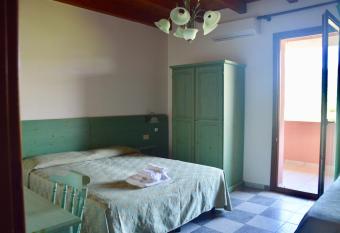 Hotel Golfo del Leone has Balcony rooms