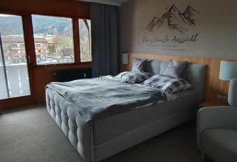 Chiemgauer Alpengl  ck has Balcony rooms