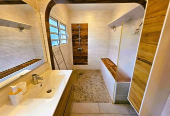 Charme du Nord 1 has Balcony rooms