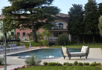 Abaye 4 Merlot - Charm Apartment allows 18 year olds to book a room