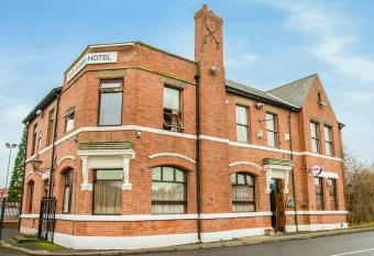 OYO The Rowers Hotel, Dunston Gateshead allows 18 year olds to book a room