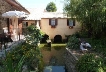 Casa do Moinho has Balcony rooms