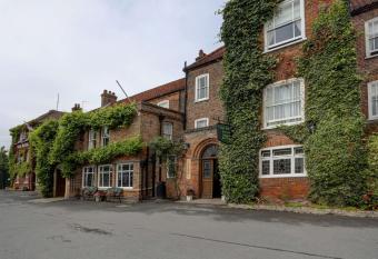 The Vine Hotel, Skegness allows 18 year olds to book a room