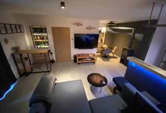 Stilvolles Apartment - mit E-Auto Ladem  glichkeit has Balcony rooms