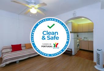 A12 - Praia da Luz Center Apartment has Balcony rooms