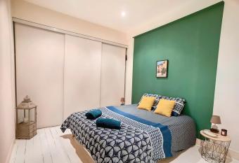 Maurois centre ville has Balcony rooms