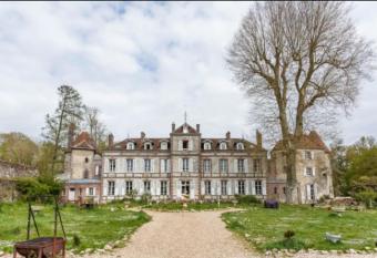 Domaine du Parc et Ch  teau de Manou has Balcony rooms