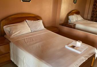 HOSTAL LOS NOGALES allows 18 year olds to book a room