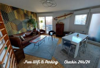 Le Cosy-chic - T3 Balneo    Villeurbanne / Lyon has Balcony rooms