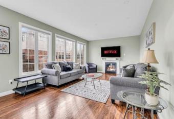 Luxury Mansion with Chefs Kitchen by Niagara Falls allows 18 year olds to book a room