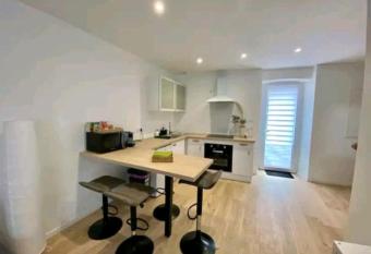 Maison de ville has Balcony rooms