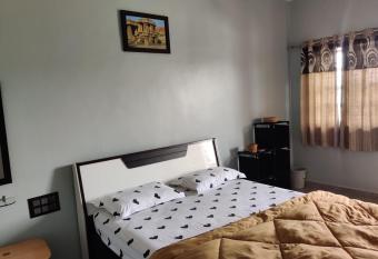 Lee home stay has Balcony rooms