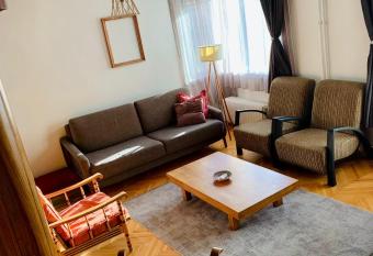 Ankara Merkezde Piyanolu Daire has Balcony rooms