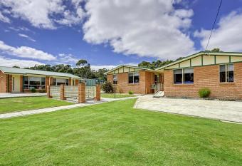 Masons Cottages allows 18 year olds to book a room