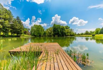 DEMEURE BERGAMOTE de FONTIERS has Balcony rooms