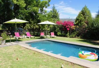 Nuwerus Lodge Paarl allows 18 year olds to book a room