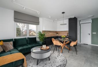 GreenHaven Modern Suites has Balcony rooms