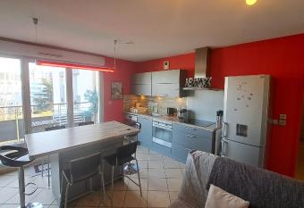 Appartement cosy 3 pi  ces avec garage privatif has Balcony rooms