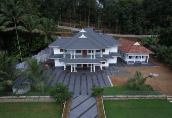 Humblebee Retreat Tattekkad has Balcony rooms