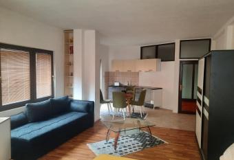 Apartment s DAMJAN - Kru  evo has Balcony rooms