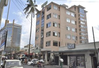 Rich Hotel has Smoking rooms