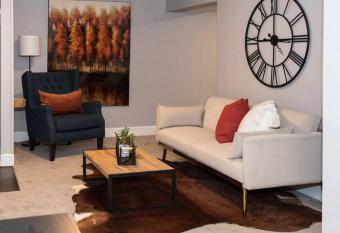 Quaint 1 bedroom apartment allows 18 year olds to book a room