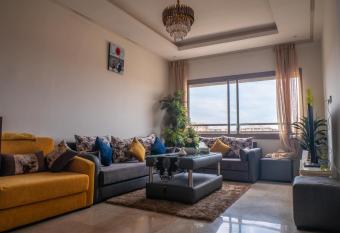 Luminous & cosy studio - 5 mins from Mohammed V Airport has Balcony rooms
