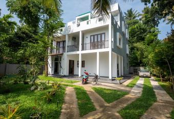 Villa Ceylanka has Balcony rooms