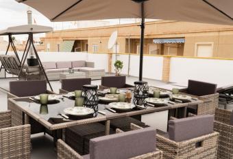 Parsami Suites has Balcony rooms