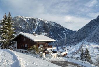 Alpinechalet Zigjam allows 18 year olds to book a room