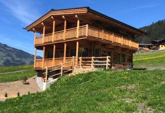 Chalet - Das Schrofen has Balcony rooms
