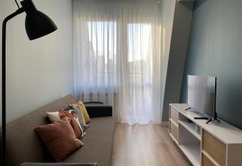 Perfect Space for 2 in Downtown + Netflix allows 18 year olds to book a room