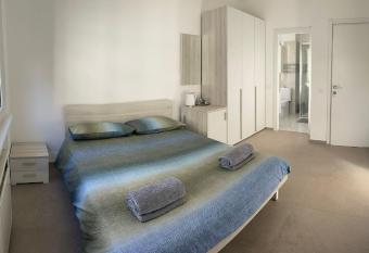 *Veranda s rooms* - Free parking in central Lugano allows 18 year olds to book a room