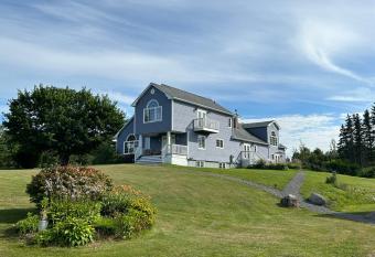 Tides Inn Guest Suites has Balcony rooms