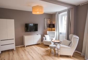 Brombeerhaisel allows 18 year olds to book a room