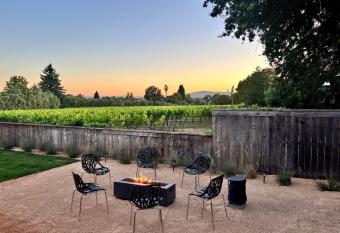 Outdoor Fire-pit, Jacuzzi & BBQ w/ Vineyard Views! has rooms with a private hot tub